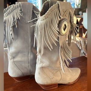 Circles vintage cowboy boots